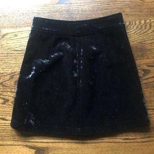 VESTIQUE Black Crushed Velvet Mini Skirt - Size Small